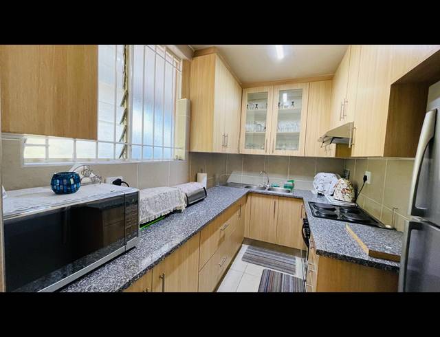 2 BEDROOM APARTMENT FOR SALE IN WESTRIDGE